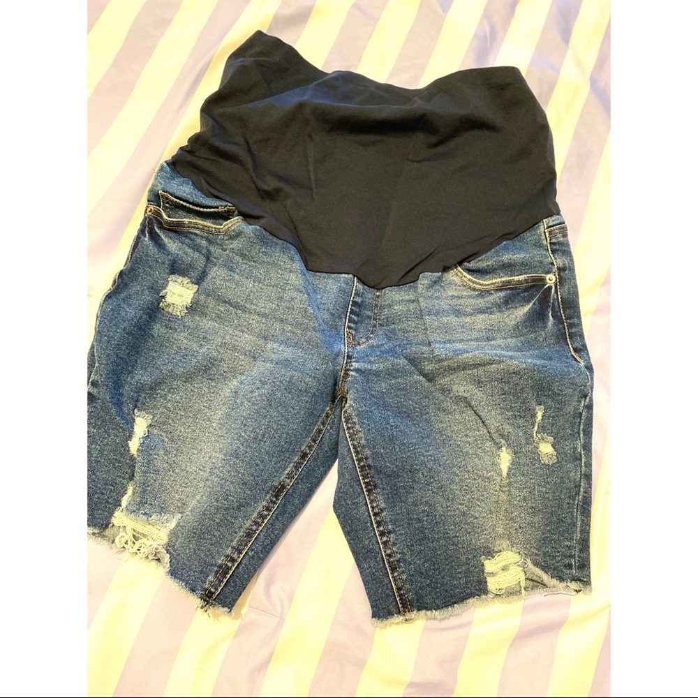Maternity shorts